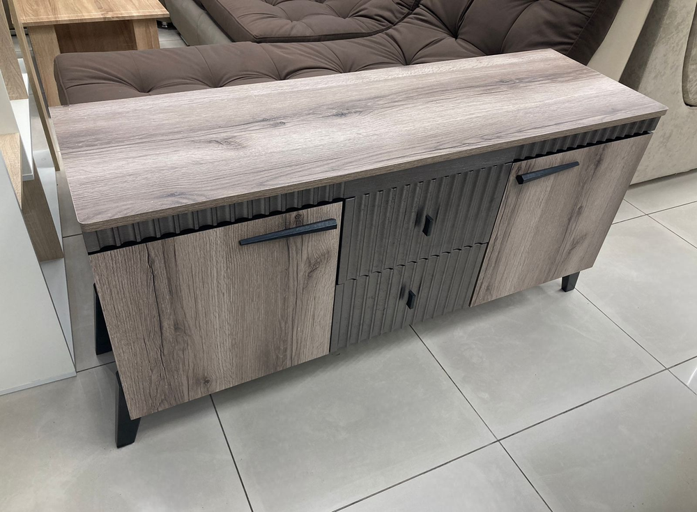 Тумба под ТВ с ножками Ольга-3 дуб делано серый/сильвер Пэлас