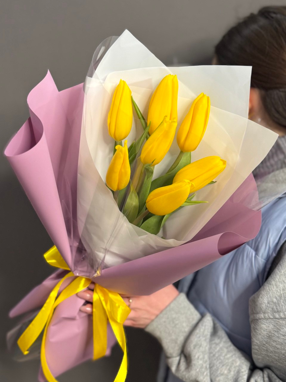 Букет из 7 желтых тюльпанов сорта "Gold Strong"