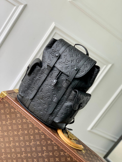 Louis Vuitton Christopher PM