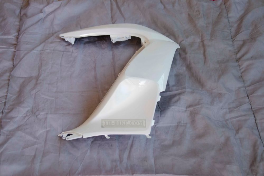 64501-KWN-902Zx (64501-KWN-901Zx). COVER, R. FR. (all factory colors). Honda PCX