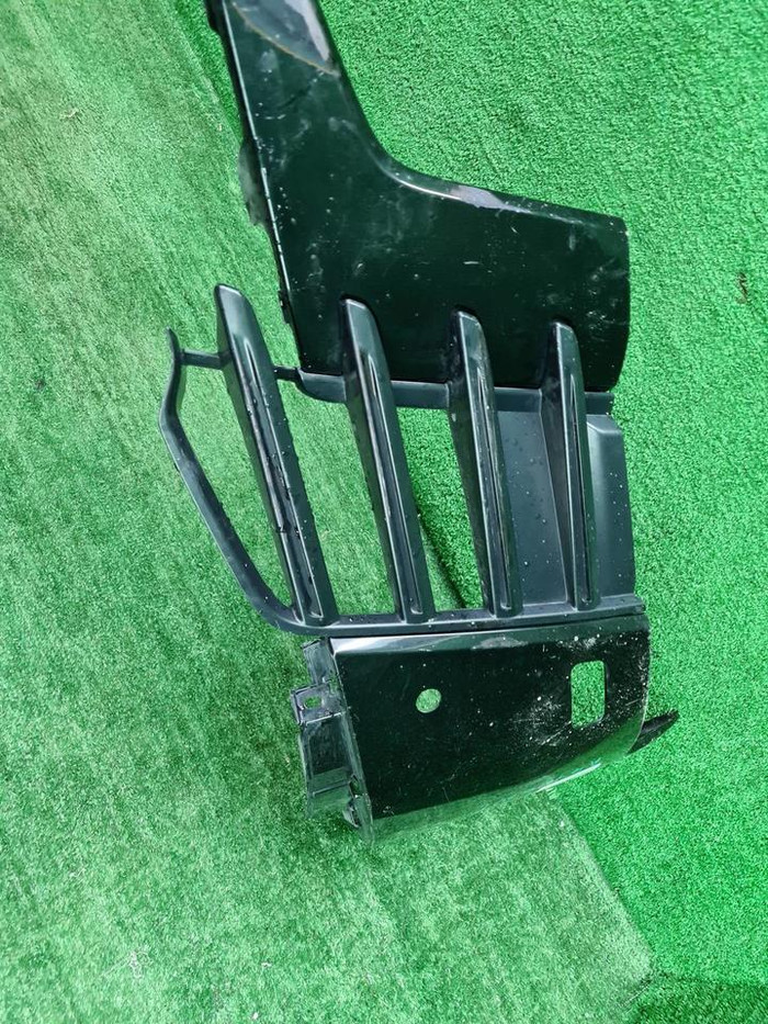 Бампер передний Toyota Land Cruiser 300 (21-нв)