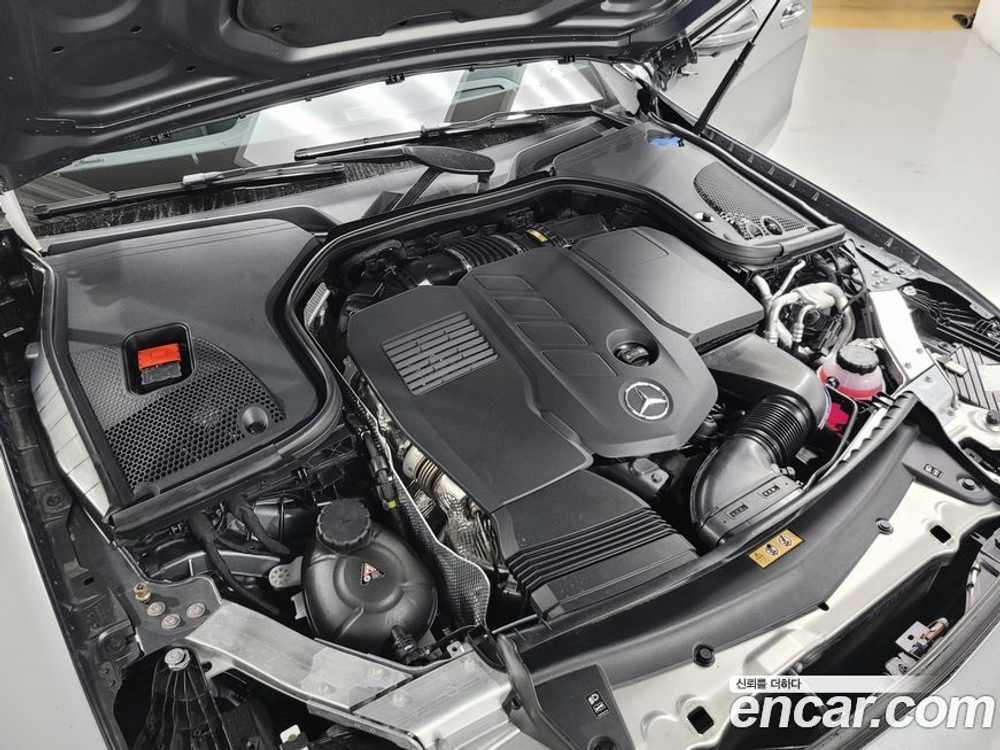 Mercedes-Benz E-Class W213 E300d 4MATIC Coupe (01.2023)