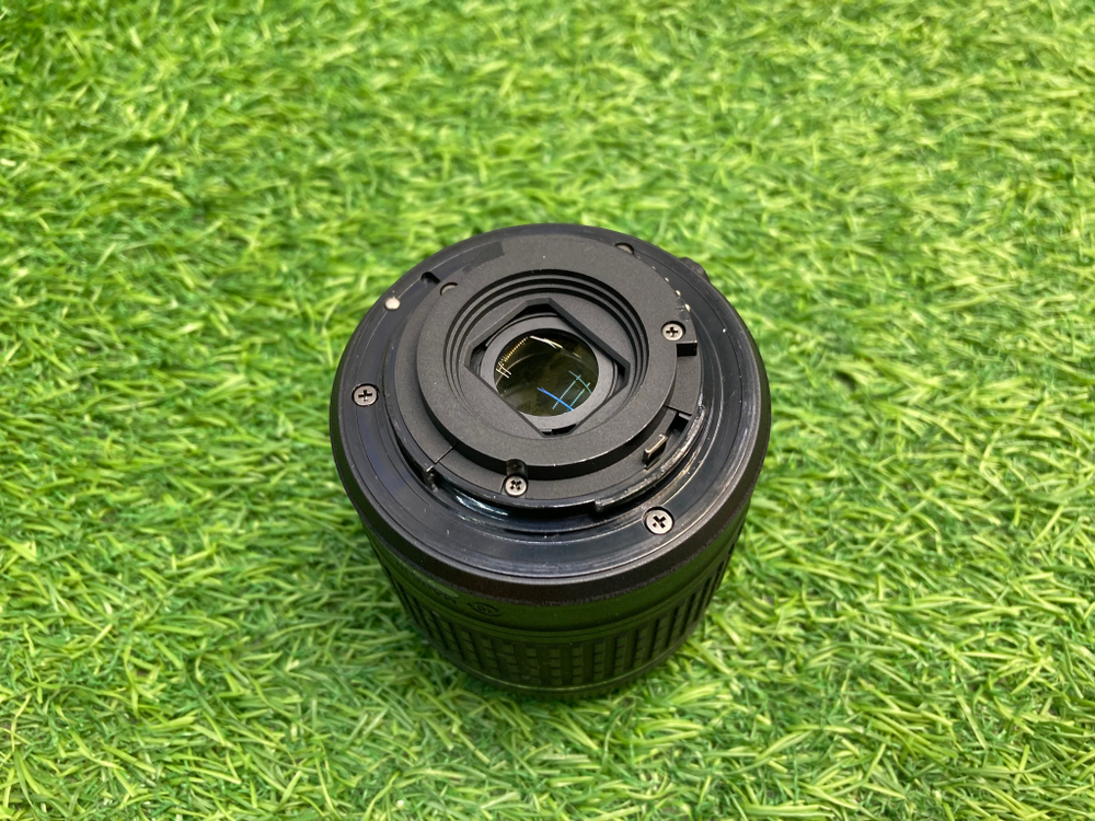 Nikon D5300 kit AF-P 18-55mm 3.5-5.6G VR 2.500 кадров