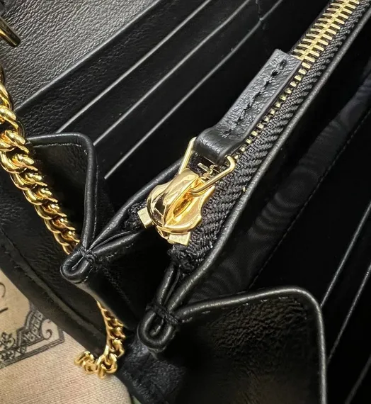 Кошелек на цепочке Gucci Blondie Continental черный