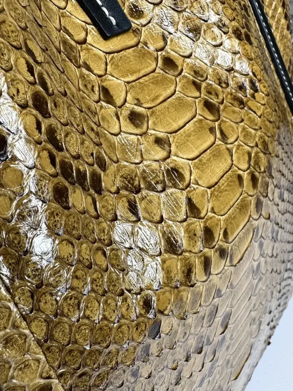 Сумка из натурального питона бежево-песочного цвета