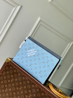 Louis Vuitton Pochette Voyage MM