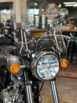 Royal Enfield Meteor 350 Aurora Black