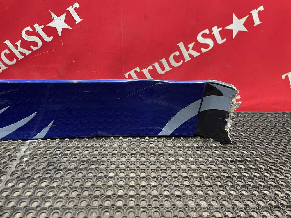 Спойлер кабины боковой правый