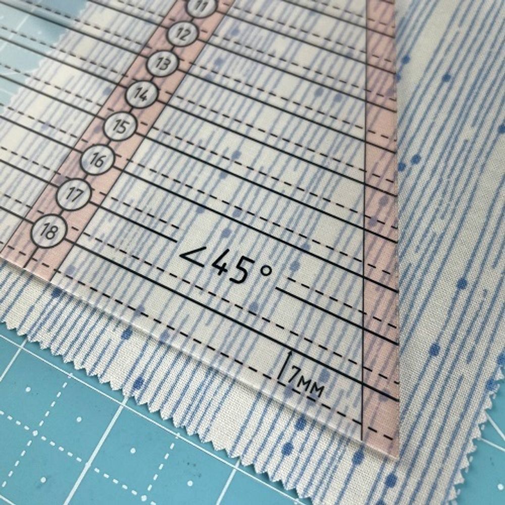 Треугольная линейка для пэчворка с углом 45° (арт. A17-S)