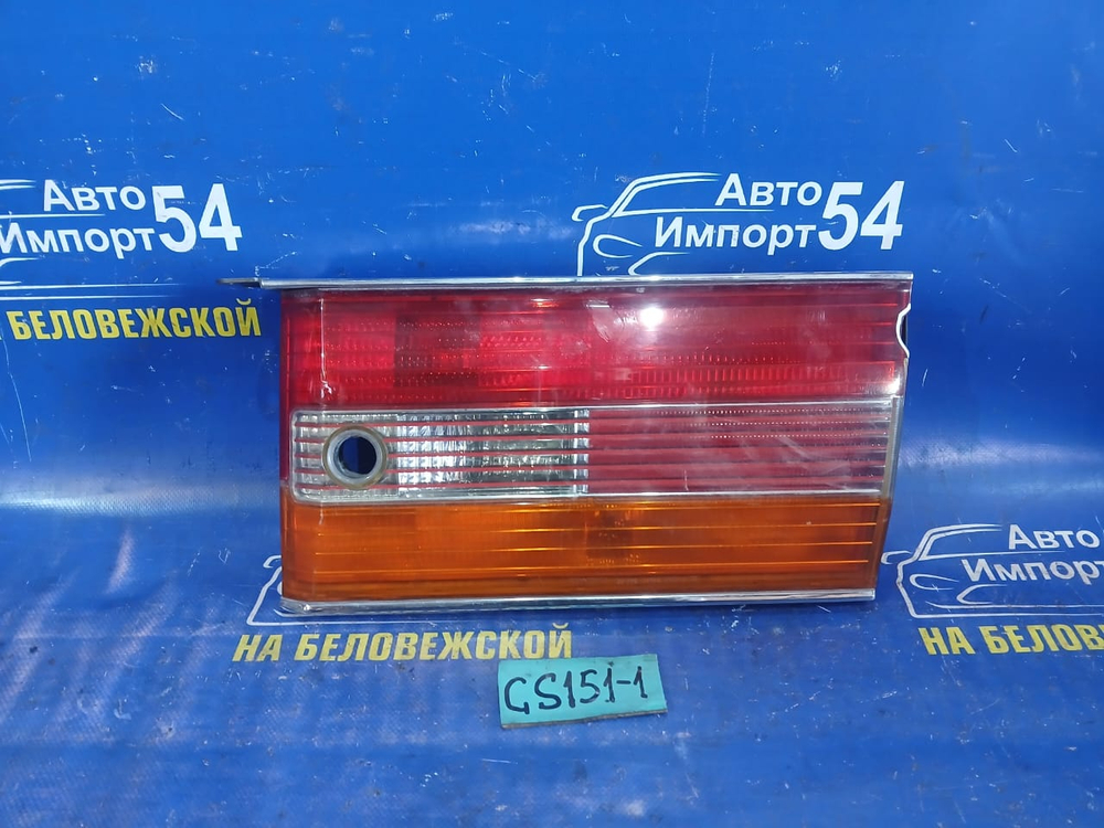 Вставка багажника правая TOYOTA CROWN 1997