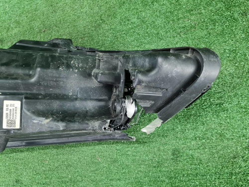 Битая Фара правая Kia Rio 4 (2020-н.в.) галоген