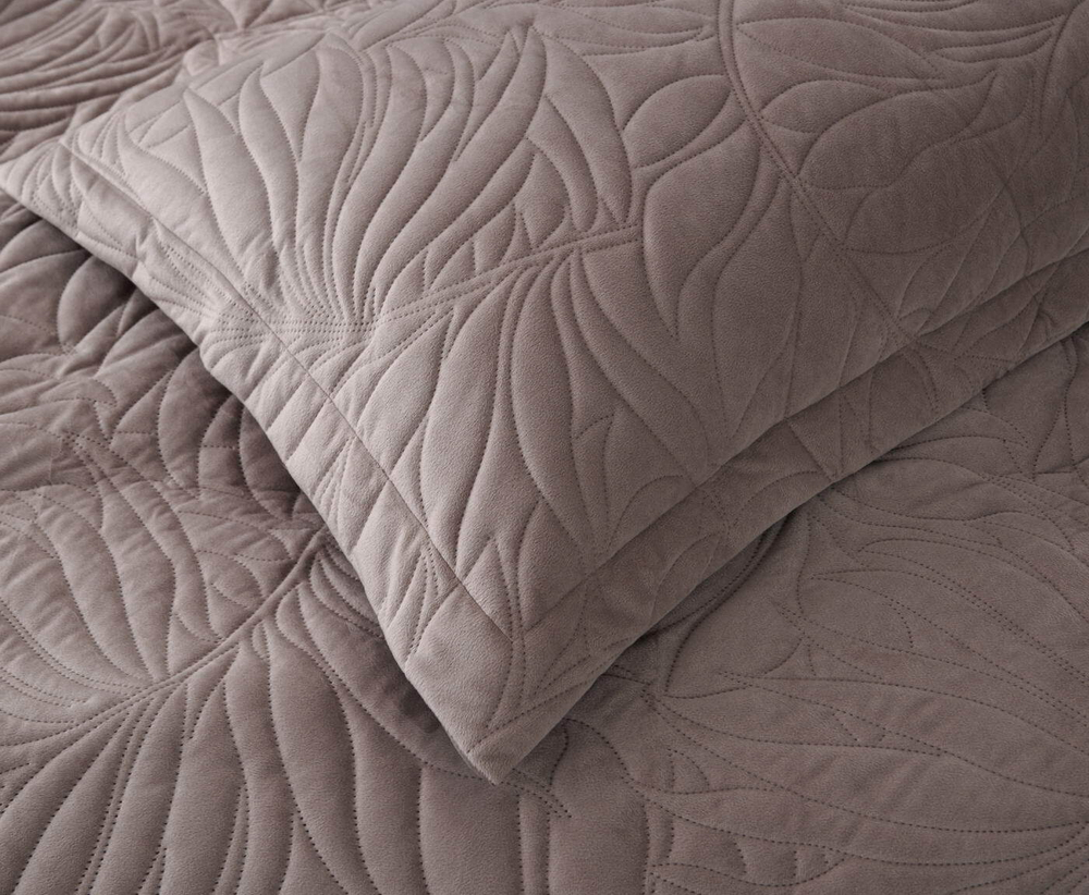 Покрывало 240х260 и 2 наволочки 50х70 Sofi De MarkO Глория розовое