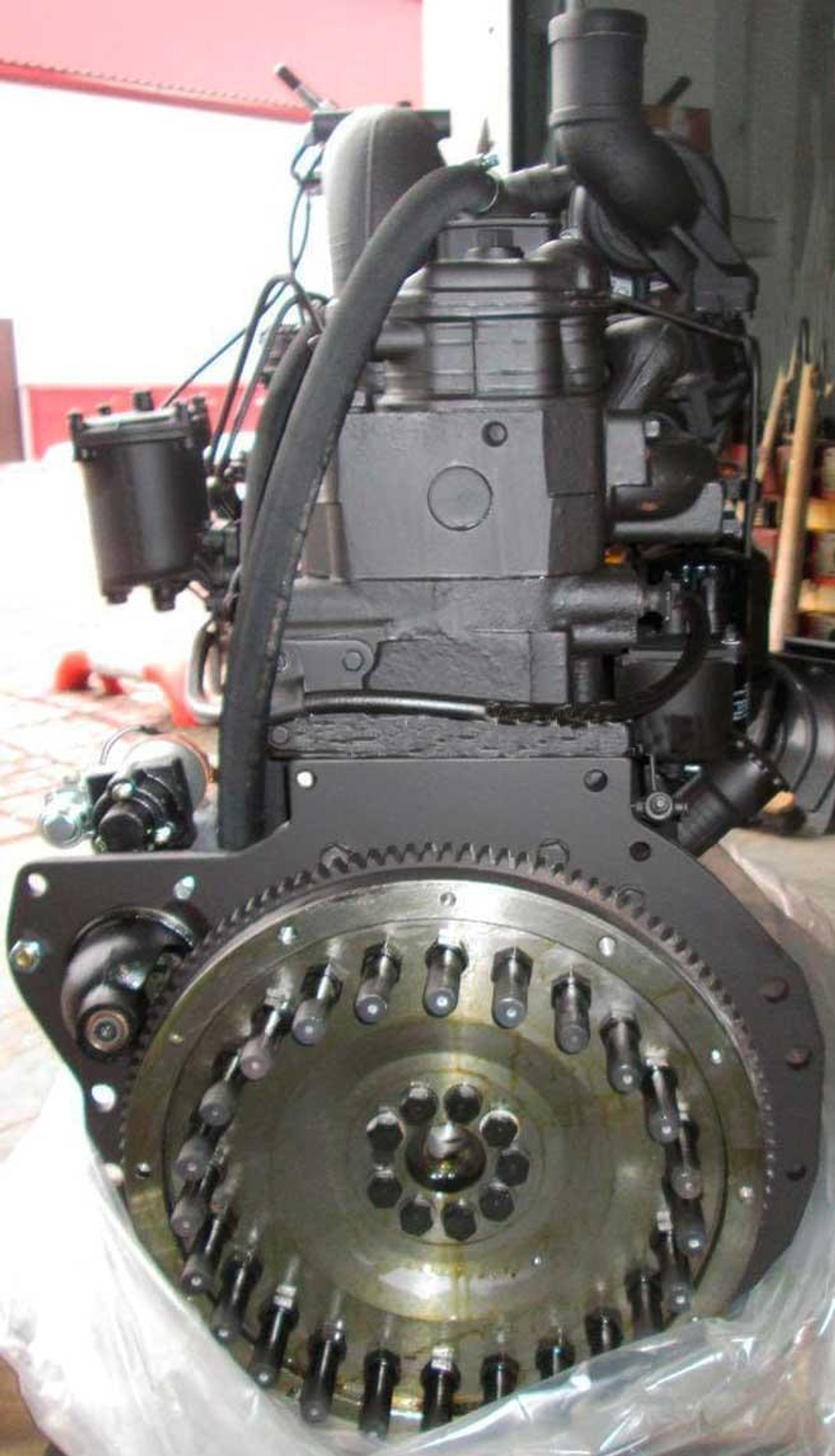 Двигатель Д260.2-729 вид со стороны маховика