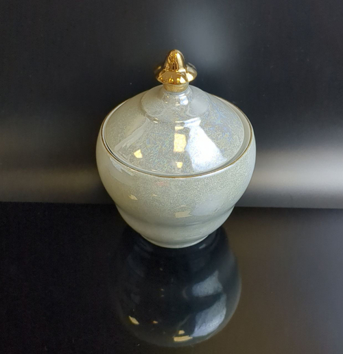 Сахарница фарфоровая, люстр, золочение, Wloclawek porcelana, золочение, винтаж Польша, времён СССР 1967-1973 гг