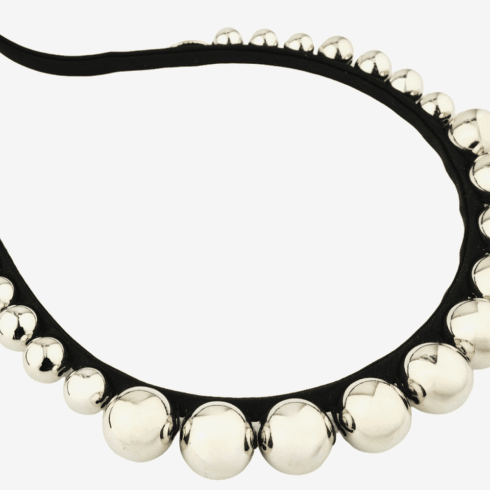 Ободок-чокер с серебристыми шарами