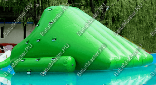 Надувной водный скалодром с горкой «Двойная скала», 4×2,5×2 м