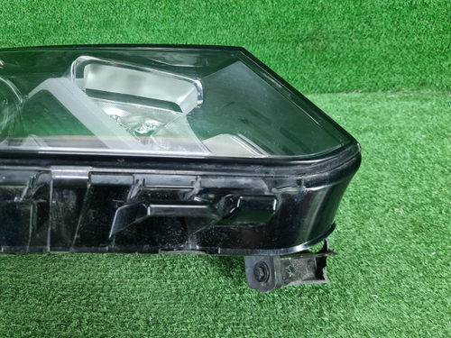 Битая Фара правая Geely Coolray (2019-2023) LED
