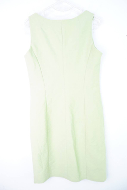 Платье-футляр в цвете фисташкового мороженого, фактурное, визуально 44 размер