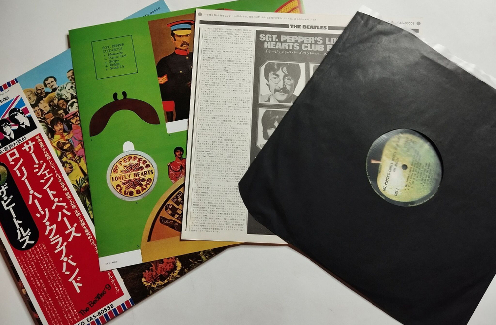Винтажная виниловая пластинка LP The Beatles Sgt. Peppers Lonely Hearts Club Band (Japan 1976)