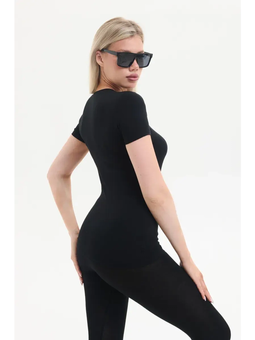 Футболка летняя с V-вырезом