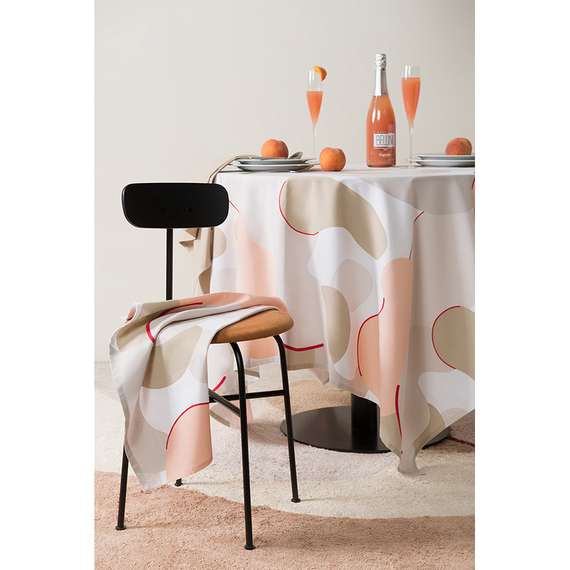 Скатерть из хлопка бежевого цвета с авторским принтом Freak Fruit, 170х250 см