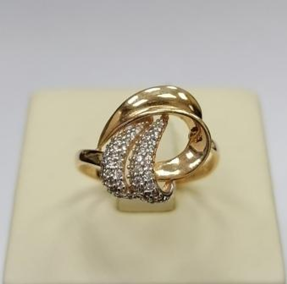 Кольцо из золота с фианитами