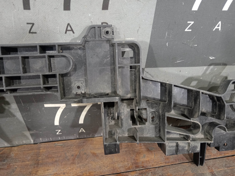 Кронштейн решетки радиатора Haval F7 2, F7x 2 24-нв Б/У Оригинал 5509102XKN02A