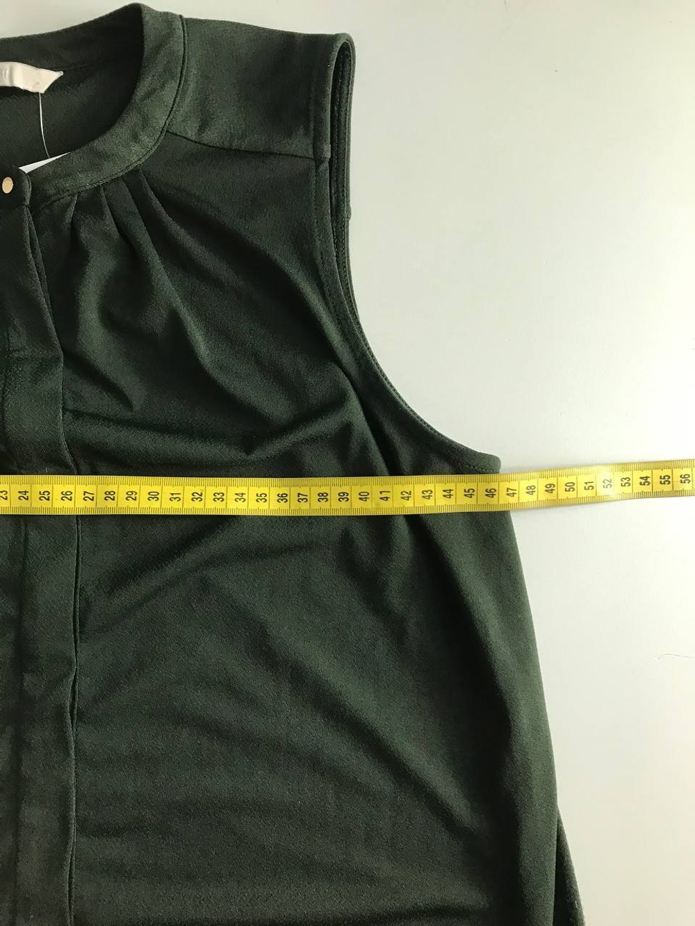 Блузка H&M модного оттенка, визуально на 46 размер