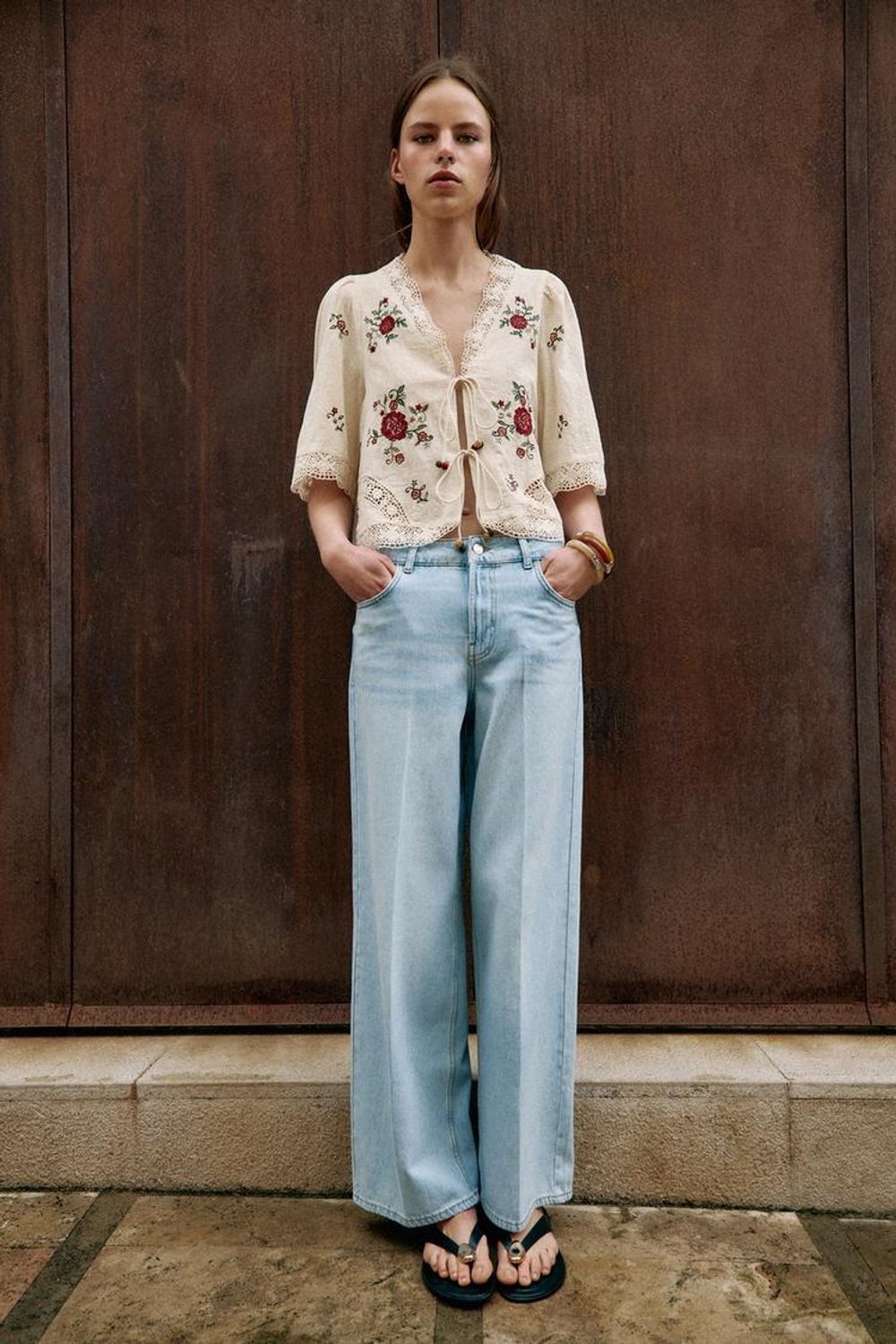 ZARA ДЖИНСЫ Z1975 WIDE-LEG СО СРЕДНЕЙ ПОСАДКОЙ И ЗАУТЮЖЕННЫМИ СТРЕЛКАМИ, ГОЛУБОЙ