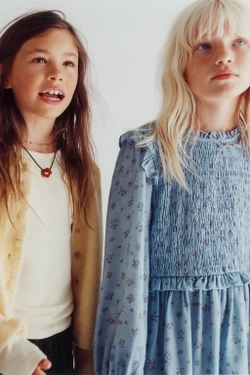 ZARA ПЛАТЬЕ С ЦВЕТОЧНЫМ ПРИНТОМ И УЗОРОМ «СОТЫ», ГОЛУБОЙ