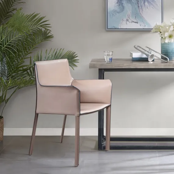 Стул с подлокотниками Barrie кожа капучино