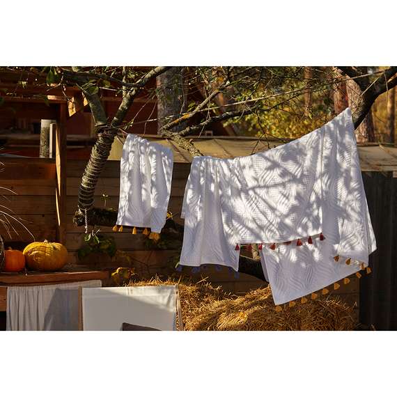 Полотенце банное белое, с кисточками цвета карри из коллекции essential, 70х140 см