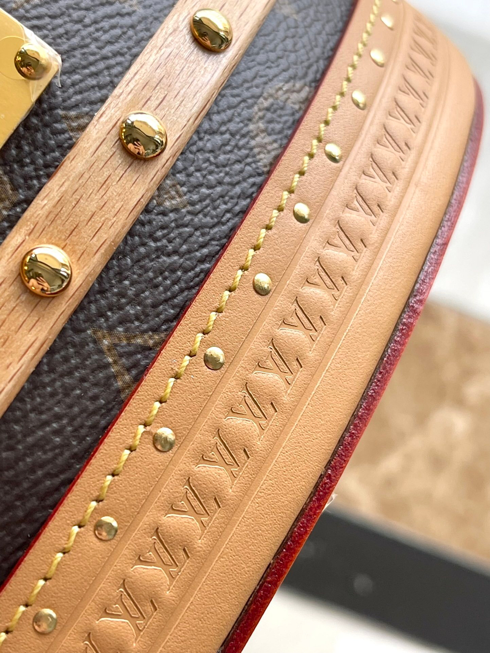 Louis Vuitton Ellis