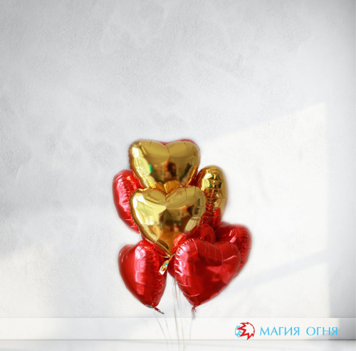 Композиция из шаров "Сердца любви" с гелием