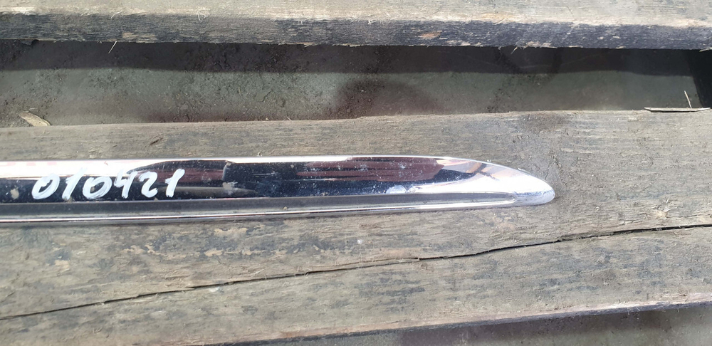 Молдинг решетки радиатора Mercedes E-Class (W213) 16-20 Б/У Оригинал A2138880273