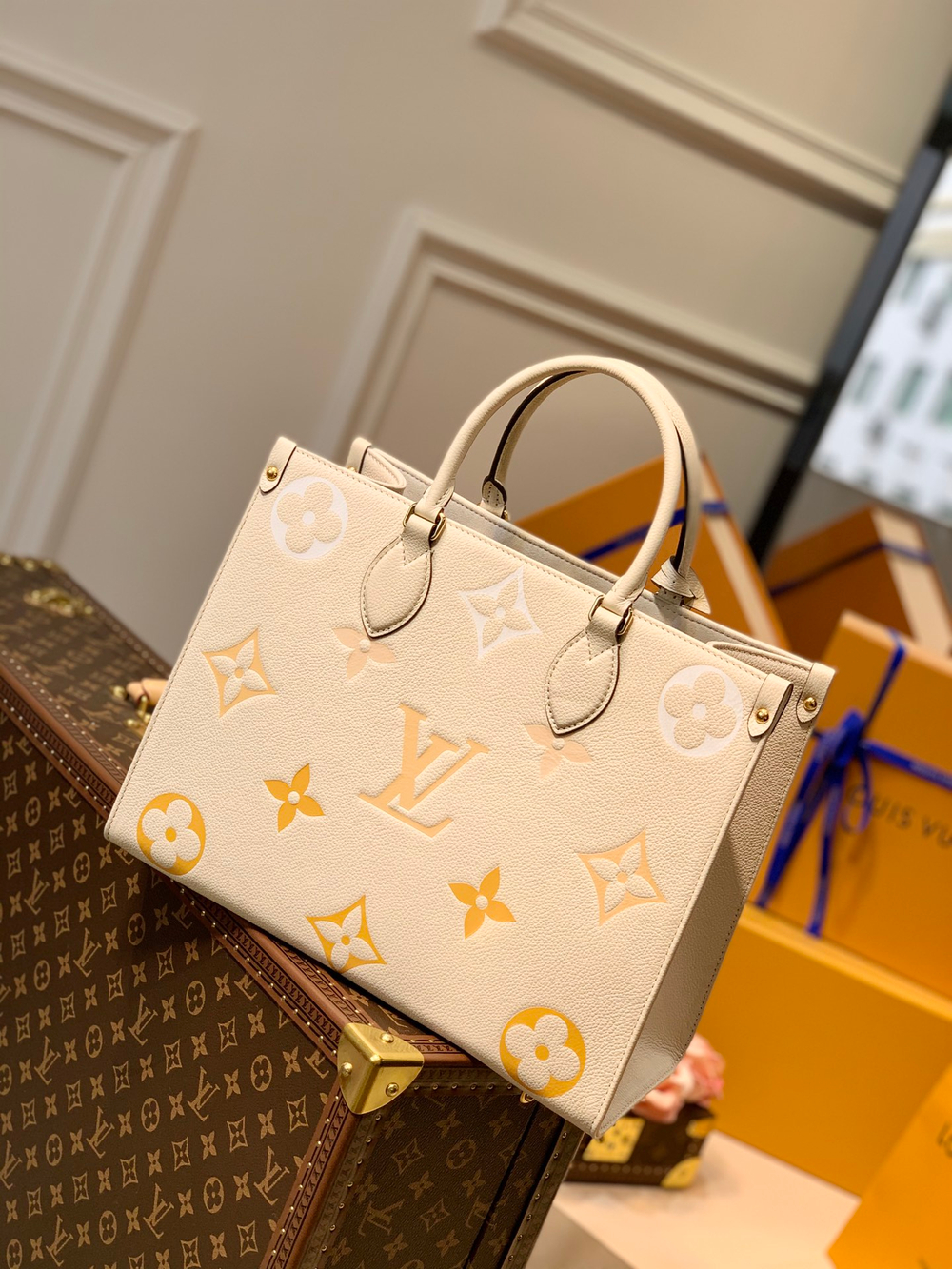 Louis Vuitton OnTheGo MM