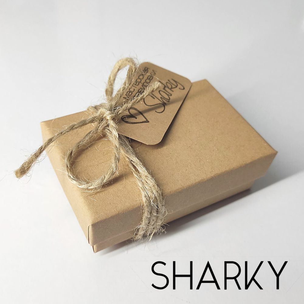 Бежевая крафтовая коробка