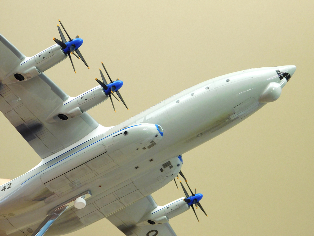 Модель самолета Ан-22 (М1:100, ВТА России, RA-09342)