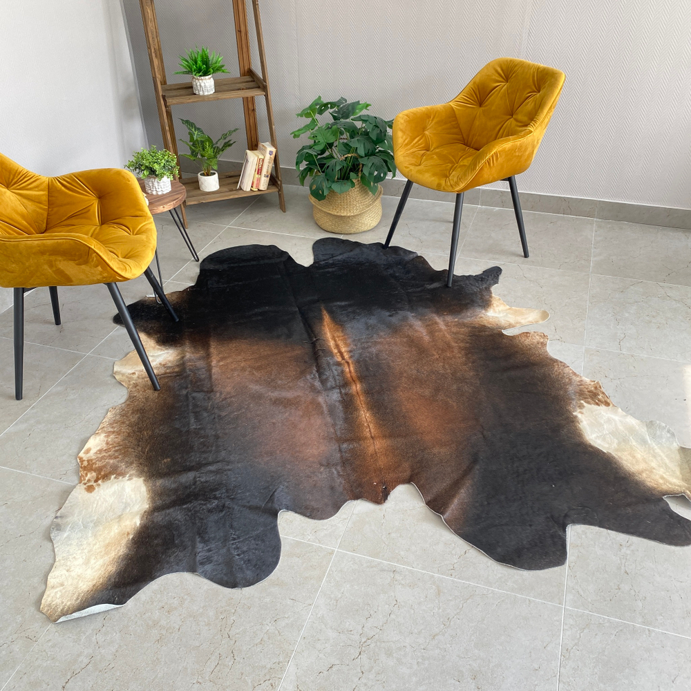 Коровья шкура на пол натуральная. 200 х 180 см