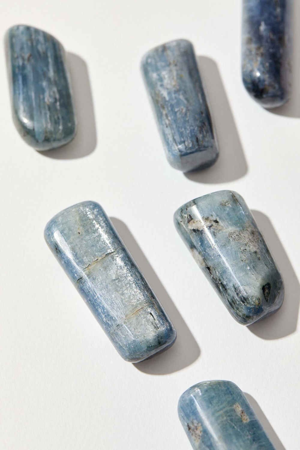 Голубой Кианит галтовка