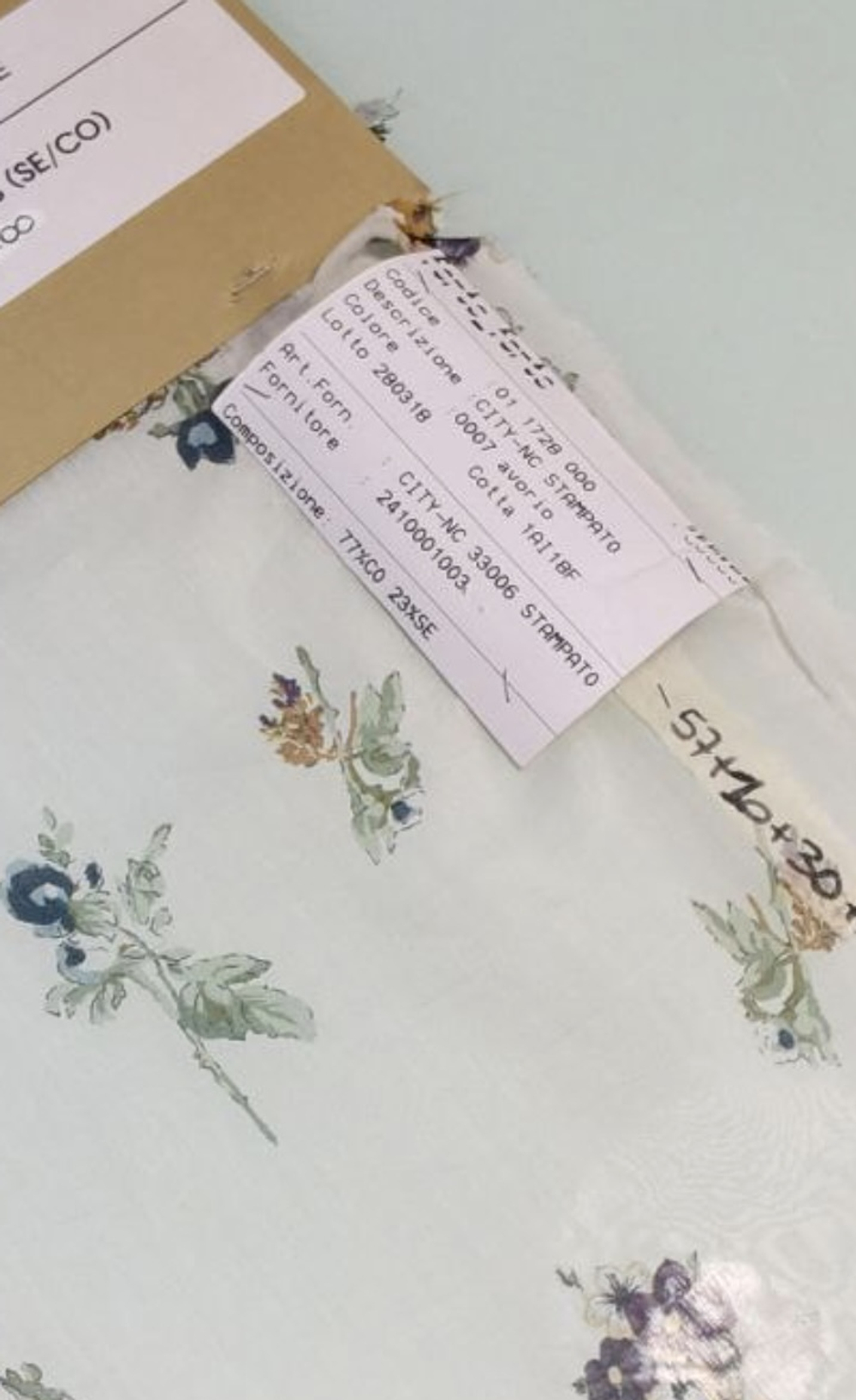 Ткань(Италия) Батист с шелком 77% хлопок 23% шелк ш-150см отрез -1,25м