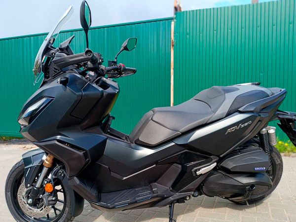Ультрасовременный скутер Honda ADV 350 уже в Москве!