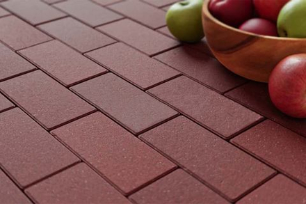 Тротуарная плитка Steingot Брусчатка, цвет тёмно-красный, Стандарт, 200х100х60 с мини-фаской, толщина 60 мм., прокрас верхний