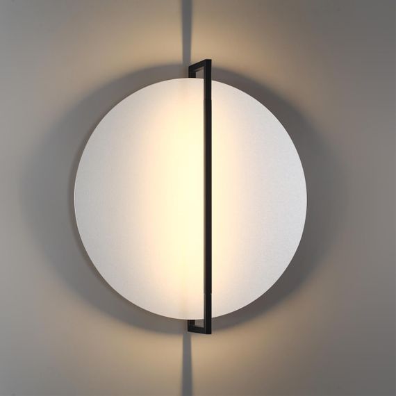 Настенно-потолочный светодиодный светильник Odeon Light Hightech Lunar 7015/20WL