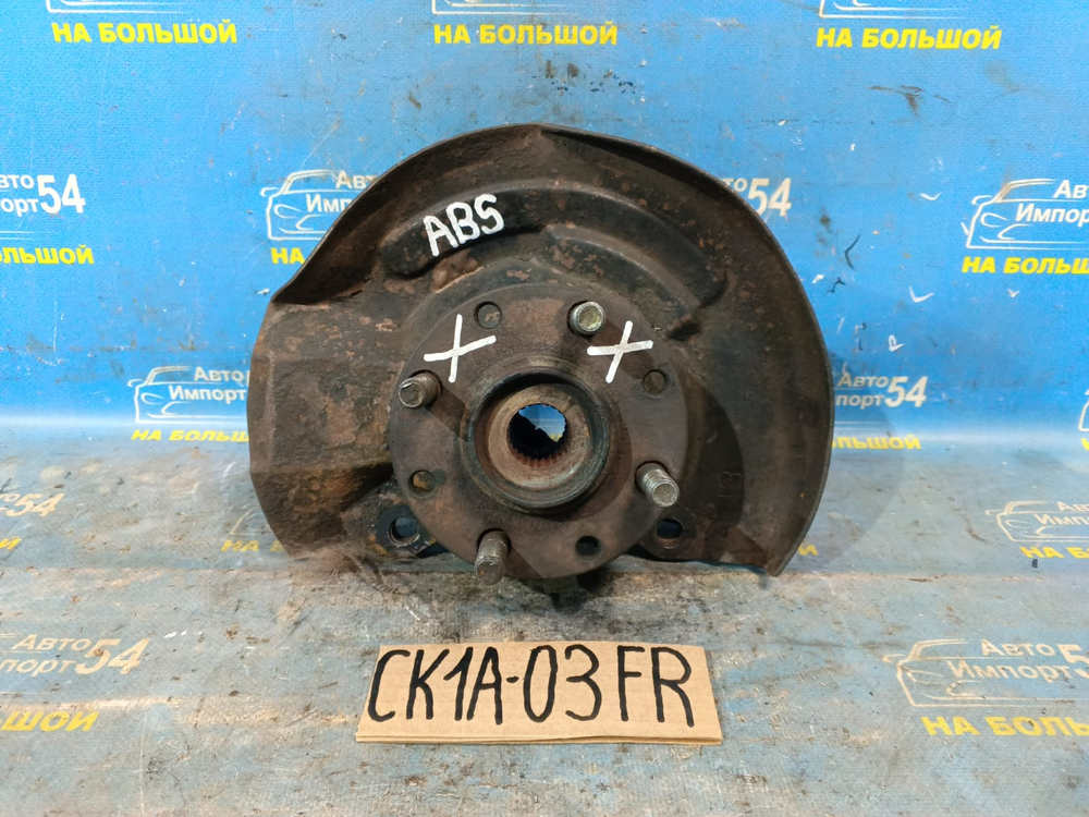 Ступица передняя правая MITSUBISHI LANCER 1998