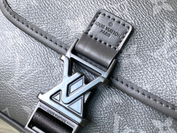Louis Vuitton Getaway Messenger
