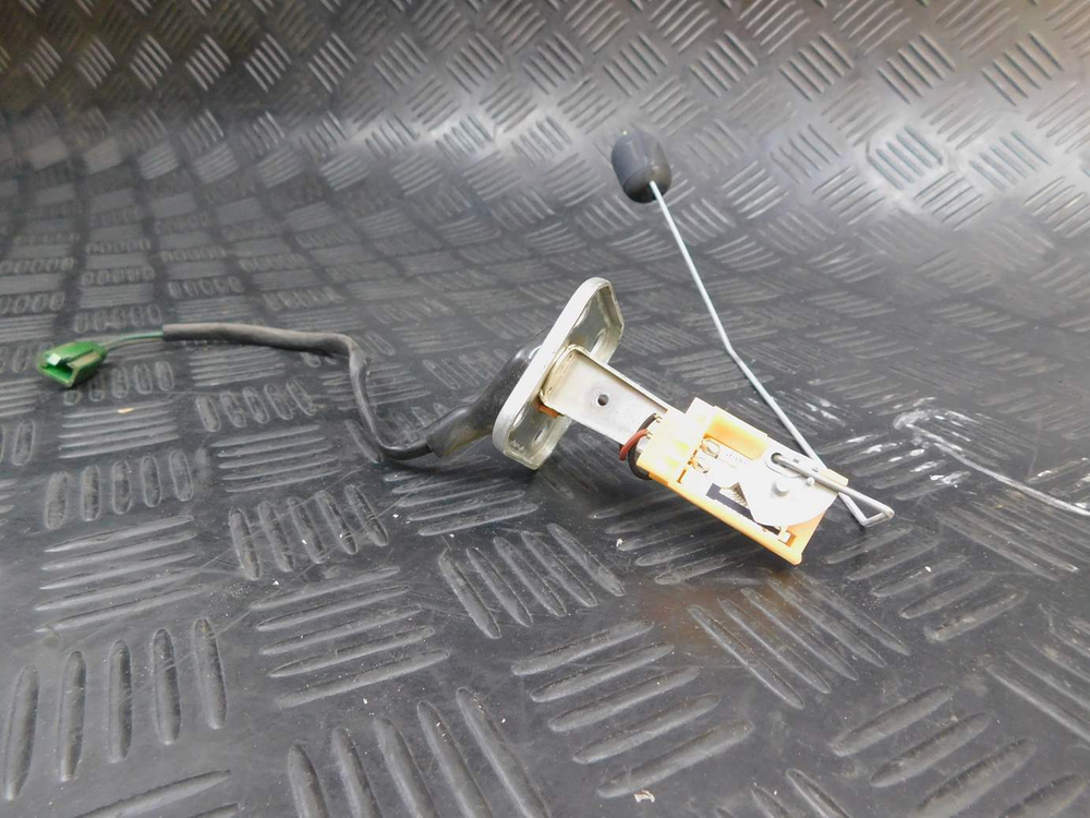 Датчик топливный Yamaha XJR1300 RP03J 2005