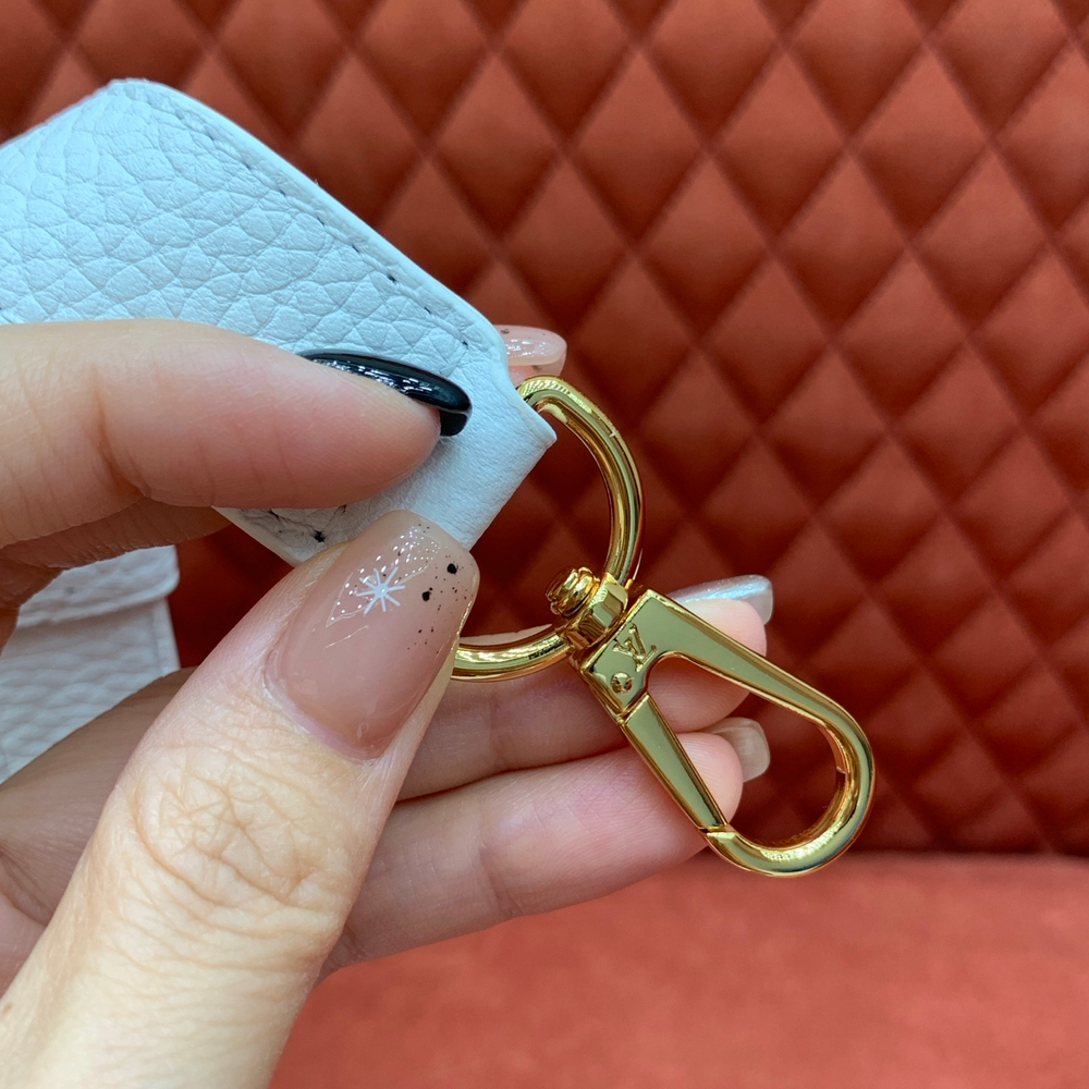 Louis Vuitton Capucines BB
