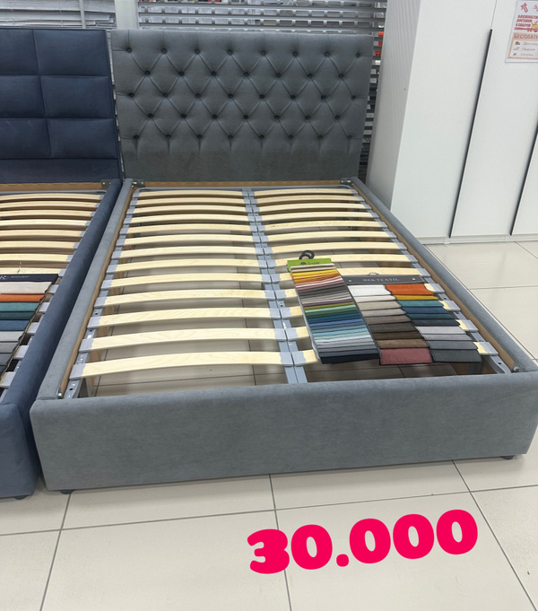 АКЦИЯ!!!Кровать из массива сосны со спальным местом 140*200