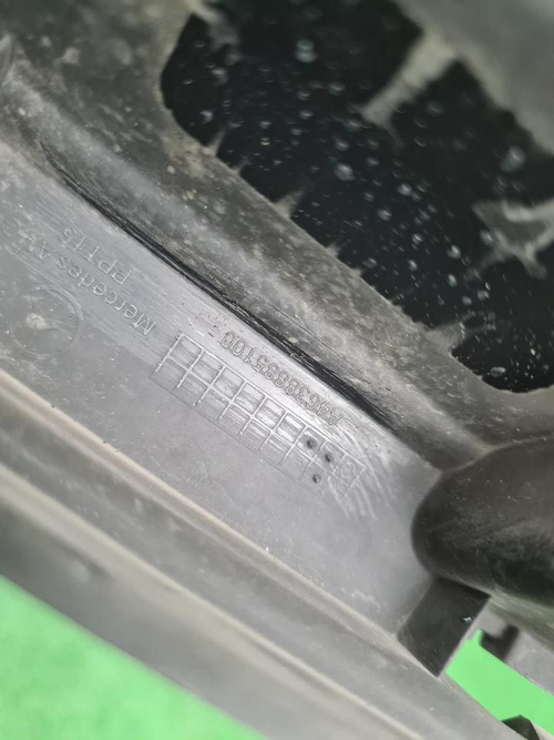 Кронштейн решетки радиатора Mercedes G W463 18-24
